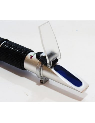 Refractómetro para comprobar la calidad del azúcar en vino